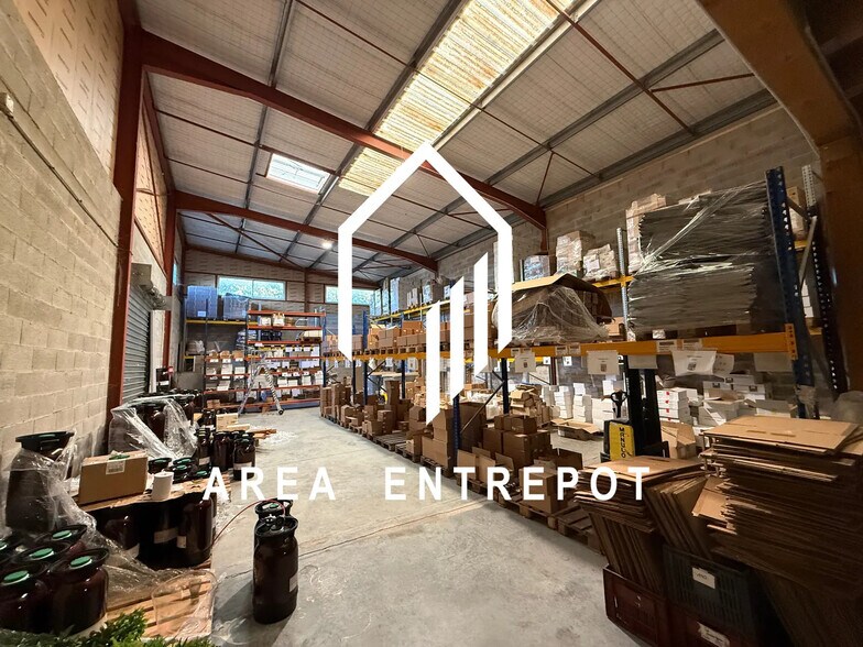 Local d’activités dans Aix-en-Provence à louer - Photo de l’immeuble – Image 2 sur 6