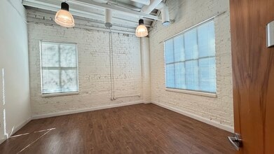 590 Means St NW, Atlanta, GA à louer Photo intérieure– Image 2 sur 6