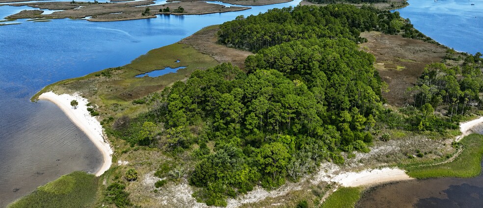 Timber Island Rd, Carrabelle, FL à vendre - Photo de l’immeuble – Image 2 sur 18