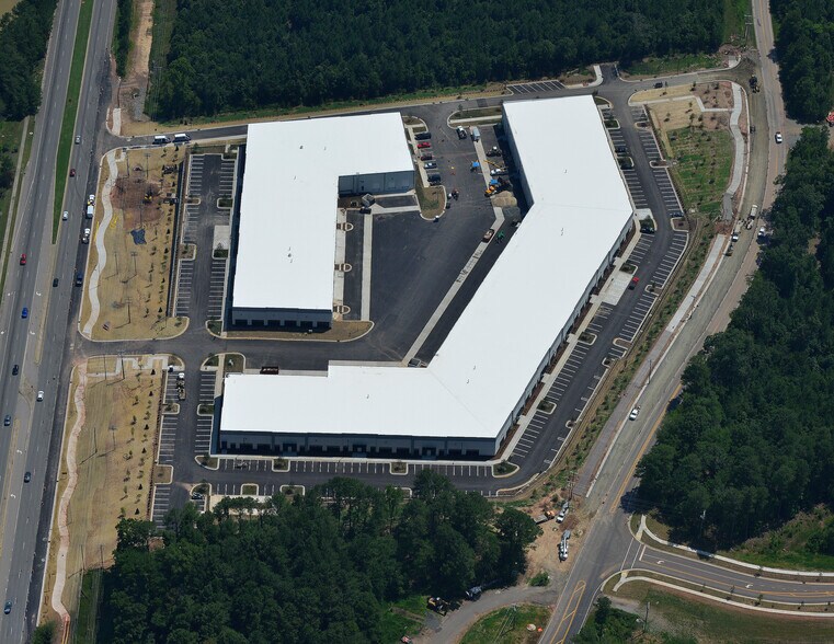 11724 Green Level Church Rd, Cary, NC à louer - Photo de l’immeuble – Image 3 sur 12
