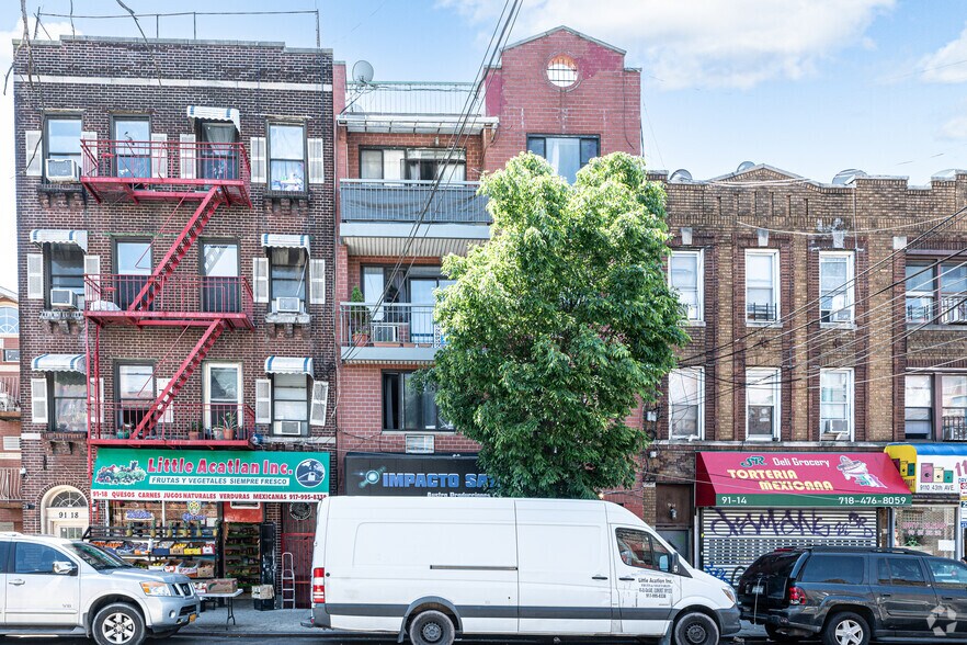 9116 43rd Ave, Elmhurst, NY à vendre - Photo de l’immeuble – Image 3 sur 5