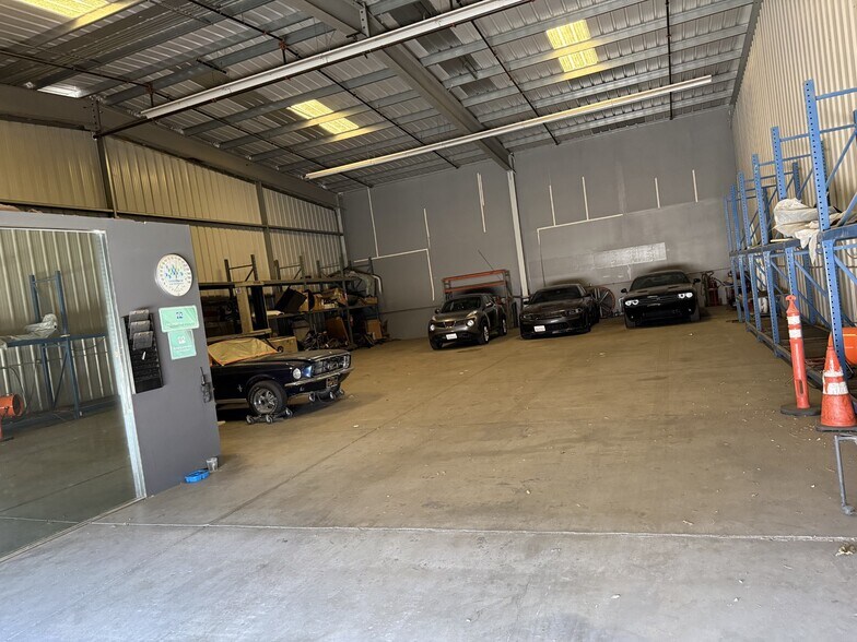 15750 Arrow Hwy, Fontana, CA à louer - Photo de l’immeuble – Image 3 sur 3