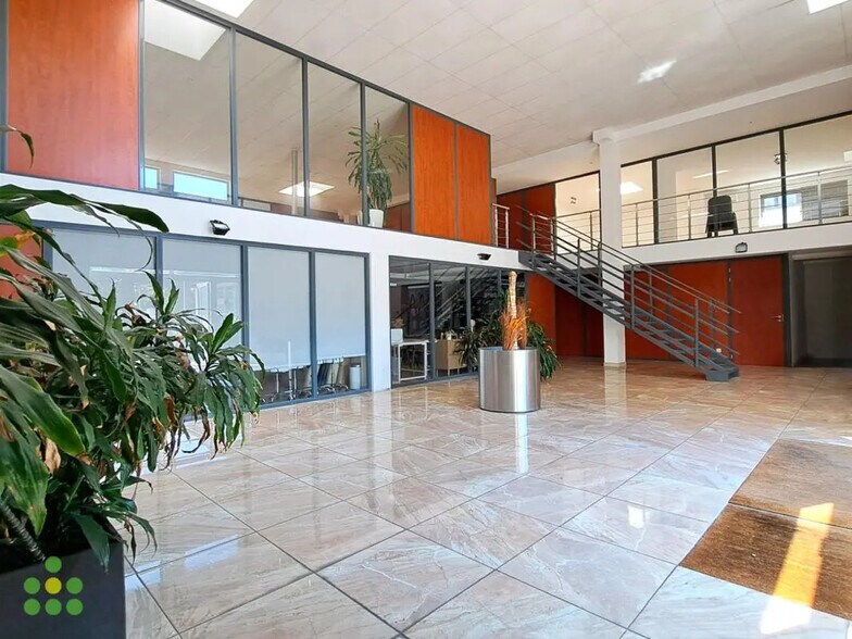 18 Rue Yves Montand, Montpellier à vendre - Photo de l’immeuble – Image 2 sur 11