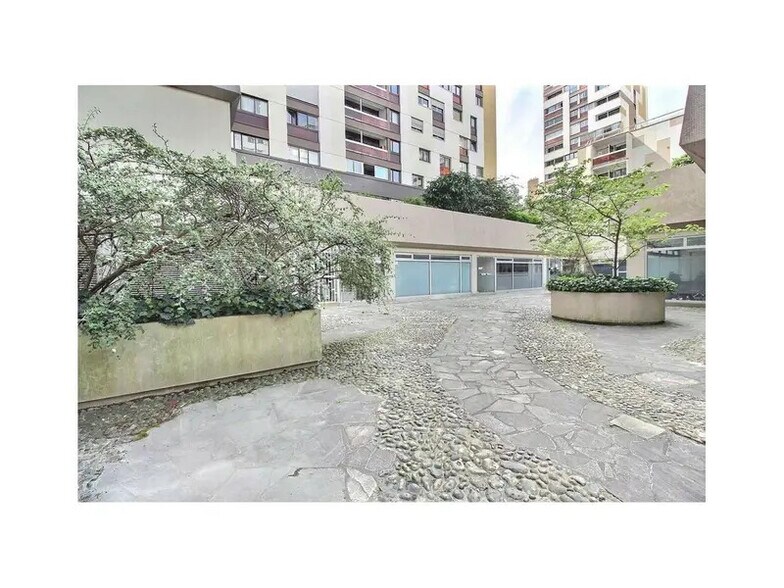 Bureau dans Paris à louer - Photo de l’immeuble – Image 2 sur 9