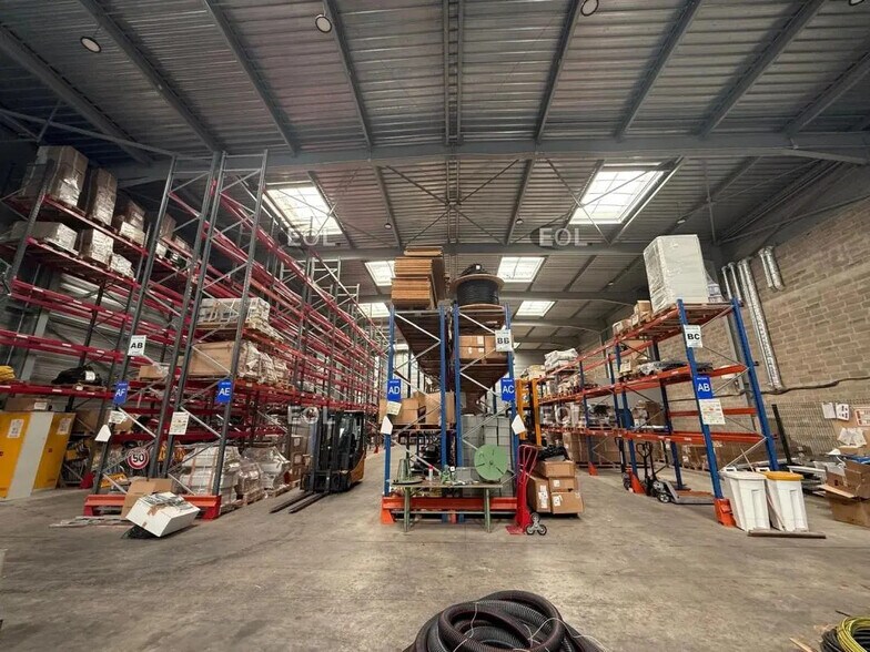 Local d’activités dans Bussy-Saint-Martin à louer - Photo de l’immeuble – Image 2 sur 7