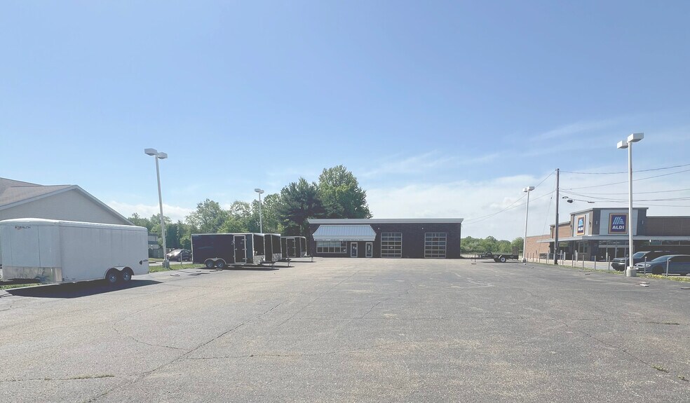 2122 W State St, Alliance, OH à louer - Photo de l’immeuble – Image 3 sur 6