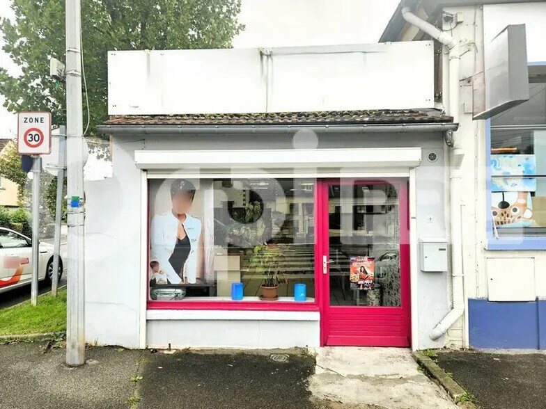 Local commercial dans Belleu à louer - Photo de l’immeuble – Image 1 sur 5