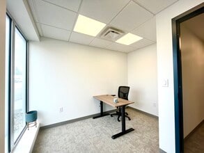 4045 S Broadway, Englewood, CO à louer Photo de l’immeuble– Image 1 sur 1