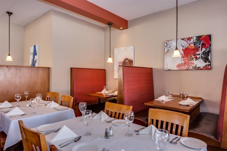 220-222 Boul du Curé-Labelle, Ste-Thérèse, QC à louer - Photo de l’immeuble – Image 3 sur 12