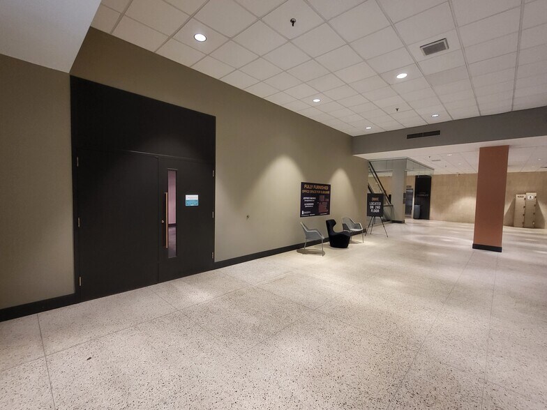 220 Broadway Ave S, Rochester, MN à vendre - Photo intérieure – Image 3 sur 28