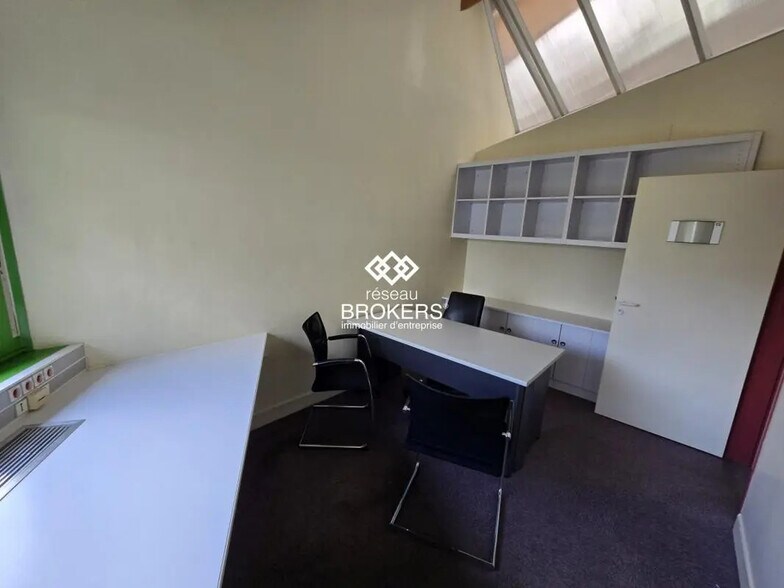 Bureau dans SAINT-OUEN-L'AUMONE à louer - Photo de l’immeuble – Image 3 sur 4