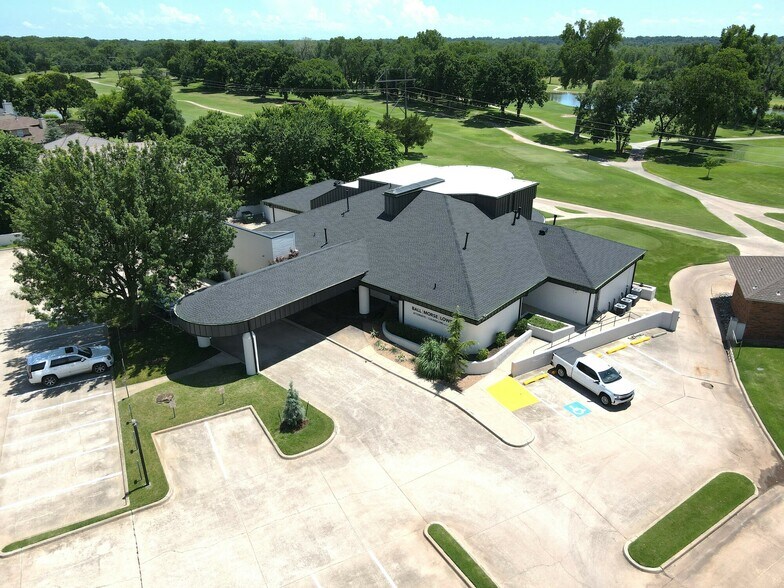 3201 S Berry Rd, Norman, OK à louer - Photo de l’immeuble – Image 2 sur 15