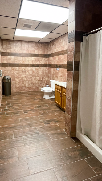 2095 S Main St, Waterbury, CT à louer - Photo intérieure – Image 3 sur 9