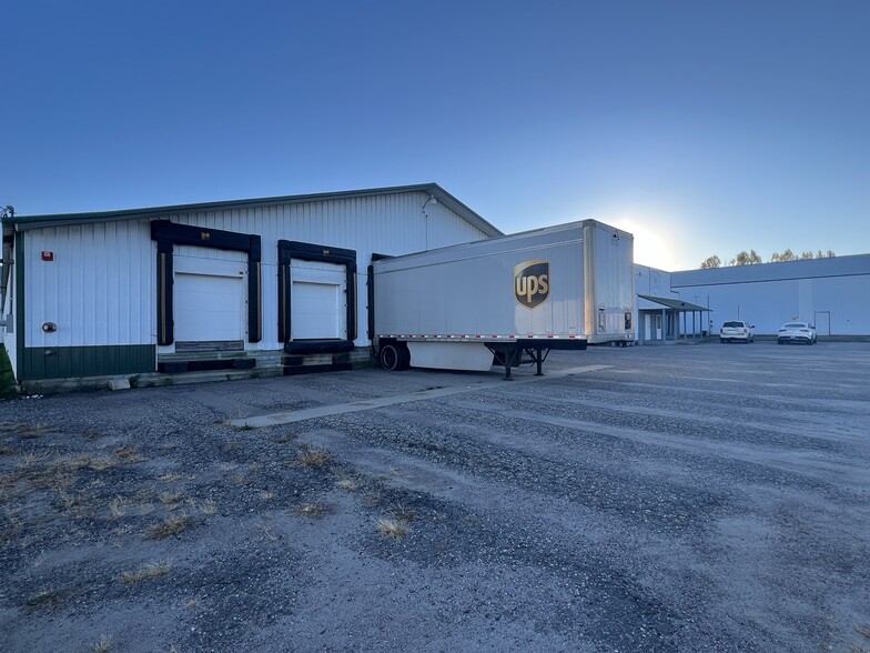 480 Park Ave E, Eden Valley, MN à vendre - Photo de l’immeuble – Image 1 sur 29