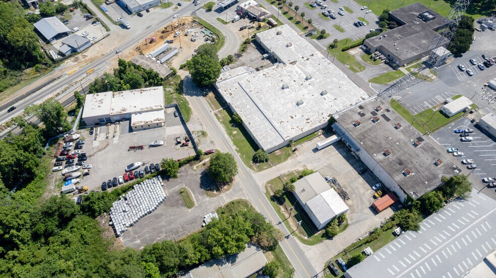 6,42, 44 Ross Road Industrial Portfolio portefeuille de 3 biens à vendre sur LoopNet.fr - Photo de l’immeuble – Image 3 sur 34