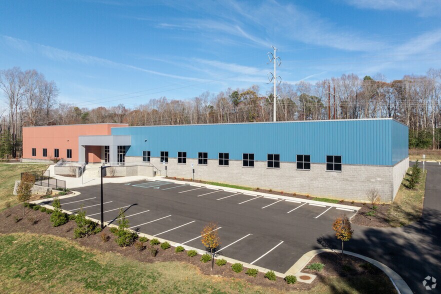 130 Stafford Ct, Williamsburg, VA à louer - Photo de l’immeuble – Image 1 sur 9