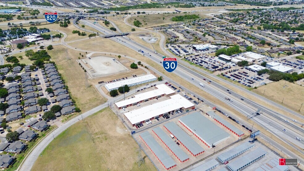 8851 West Fwy, Fort Worth, TX à louer - Photo de l’immeuble – Image 2 sur 11