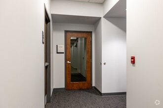 4770 N Belleview Ave, Kansas City, MO à louer Photo intérieure– Image 2 sur 2