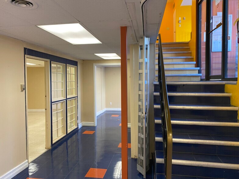 15 Montreal St, Kingston, ON à louer - Photo de l’immeuble – Image 3 sur 7