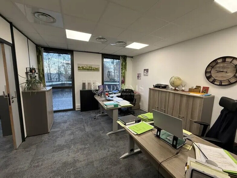 Bureau dans Serris à vendre - Photo de l’immeuble – Image 2 sur 8