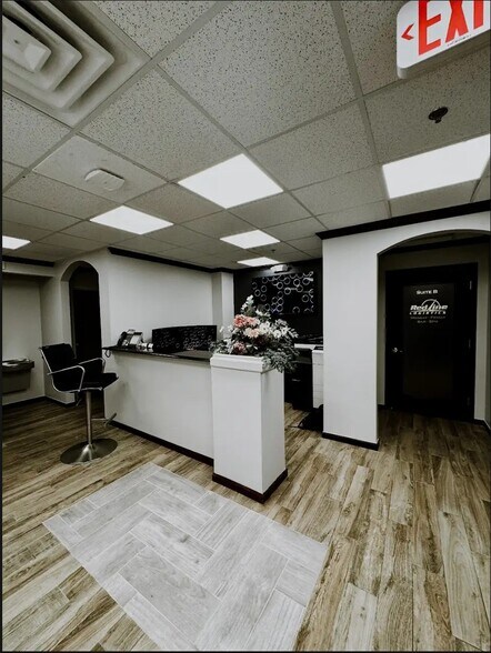 13810-13854 Lakeside Cir, Sterling Heights, MI à louer - Photo intérieure – Image 3 sur 9