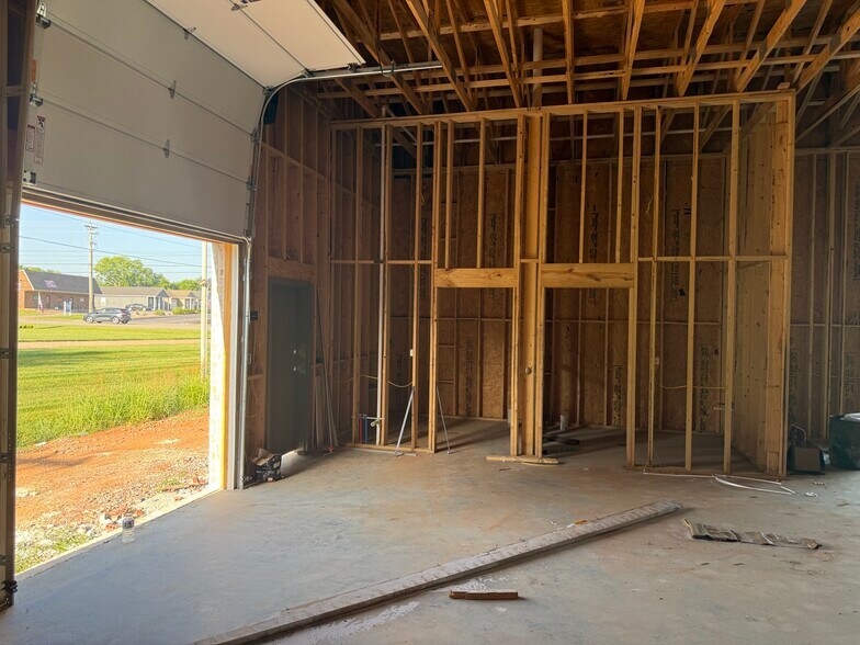 5844 Scottsville Rd, Bowling Green, KY à vendre - Photo de la construction – Image 3 sur 8