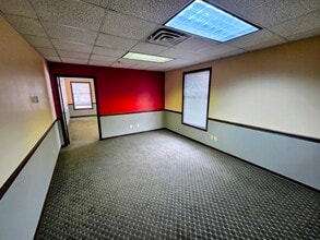 2110 Kanawha Blvd E, Charleston, WV à louer Photo intérieure– Image 1 sur 2