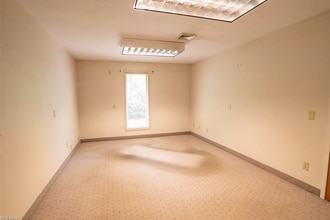 4960 Higbee Ave NW, Canton, OH à louer Photo intérieure– Image 1 sur 2