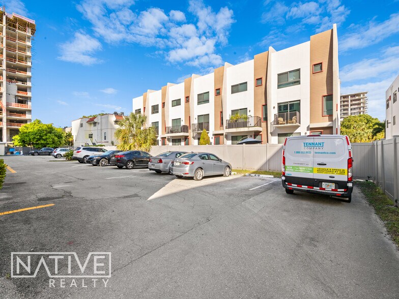 610 NE 1st Ave, Fort Lauderdale, FL à vendre - Photo de l’immeuble – Image 3 sur 32
