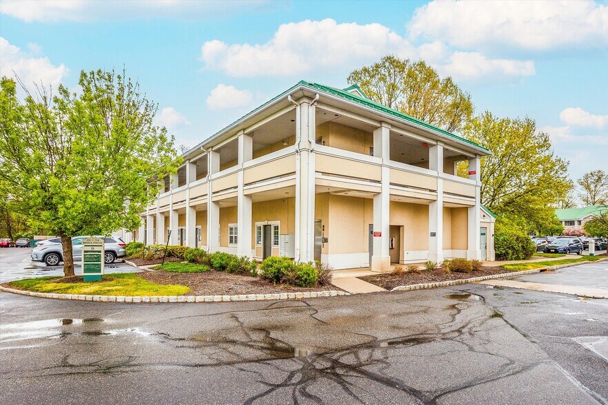 215-236 Bridge St, Metuchen, NJ à vendre - Photo de l’immeuble – Image 1 sur 23