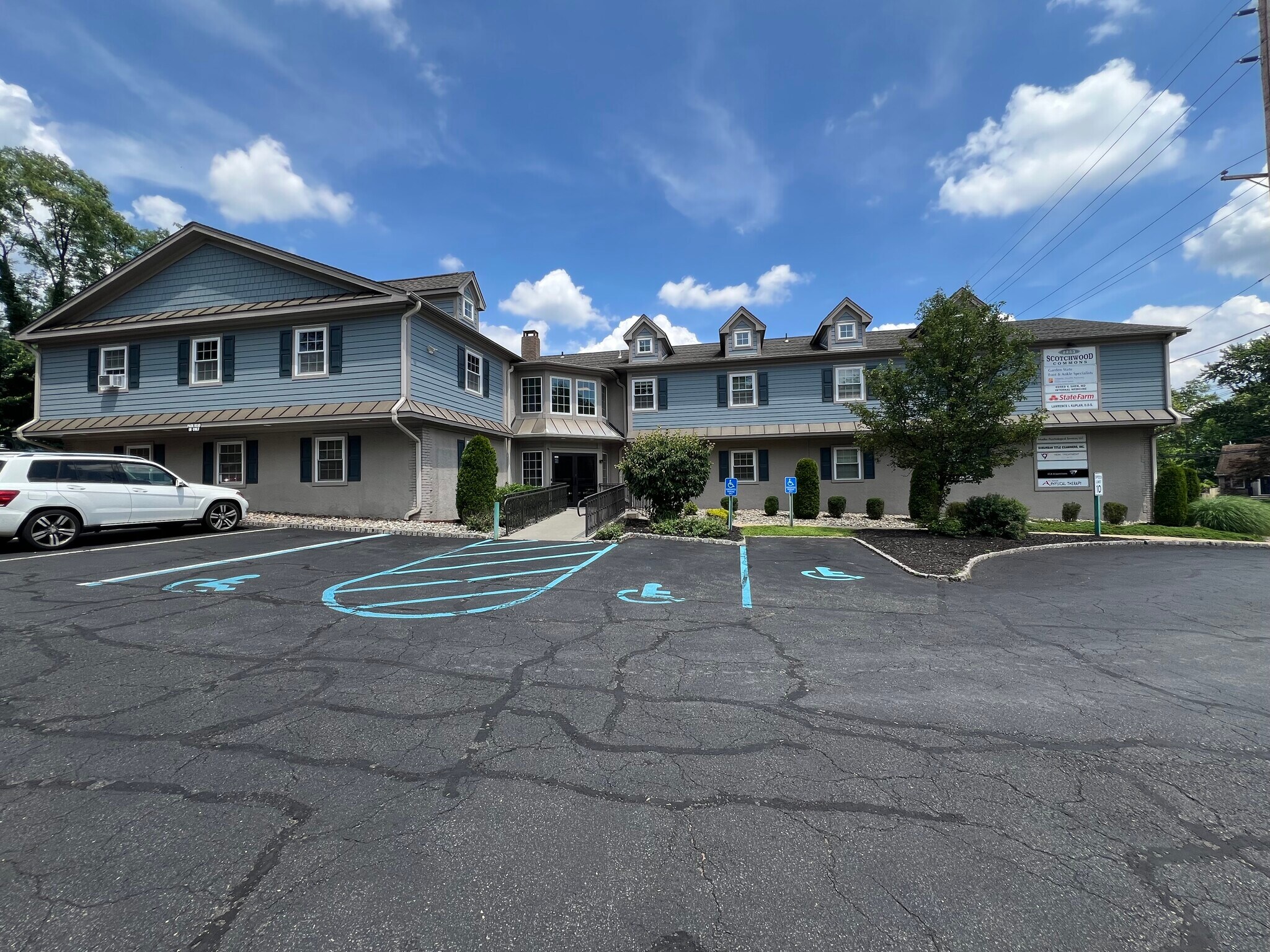 2253 South Ave, Scotch Plains, NJ à louer Photo intérieure– Image 1 sur 8