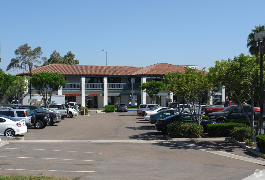 5202-5230 Jackson Dr, La Mesa, CA à louer - Photo de l’immeuble – Image 3 sur 4