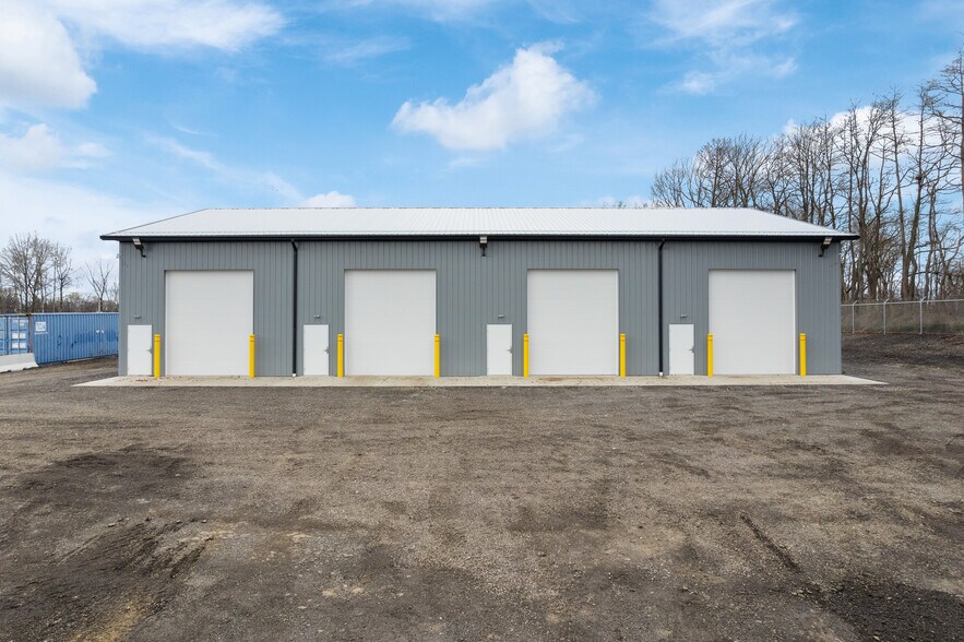 204 Trump Ave NE, East Canton, OH à louer - Photo de l’immeuble – Image 2 sur 31