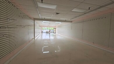 1105-1199 Royal Palm Beach Blvd, Royal Palm Beach, FL à louer Photo intérieure– Image 2 sur 2