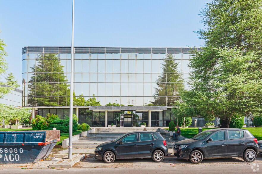 Bureau dans Villaviciosa de Odón, Madrid à louer - Photo de l’immeuble – Image 3 sur 19
