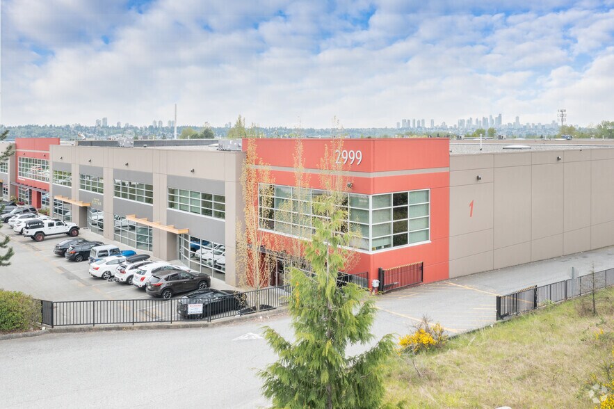 2999 Underhill Ave, Burnaby, BC à louer - Photo de l’immeuble – Image 2 sur 6