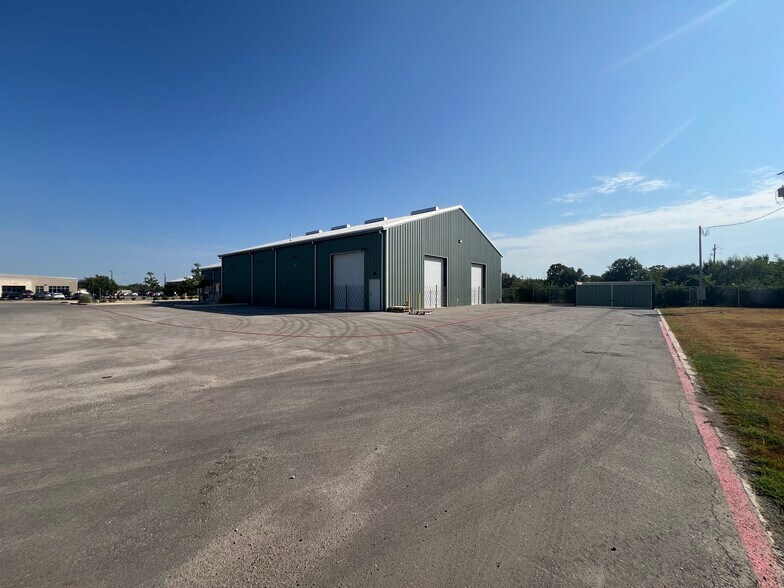 132 Windy Meadows Dr, Schertz, TX à louer - Photo de l’immeuble – Image 2 sur 4