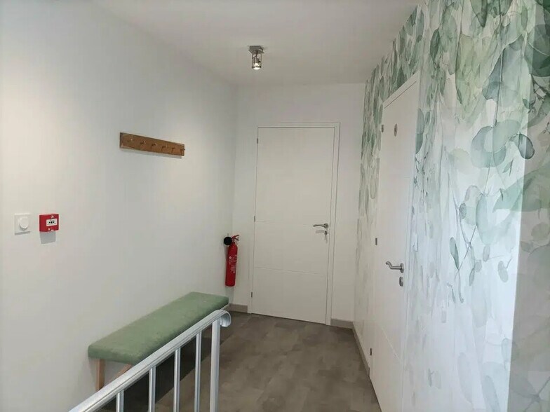 Bureau dans Venasque à louer - Photo de l’immeuble – Image 3 sur 5