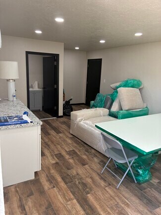 Plus de détails pour 11671 Maui Ln, Edmond, OK - Industriel/Logistique à louer