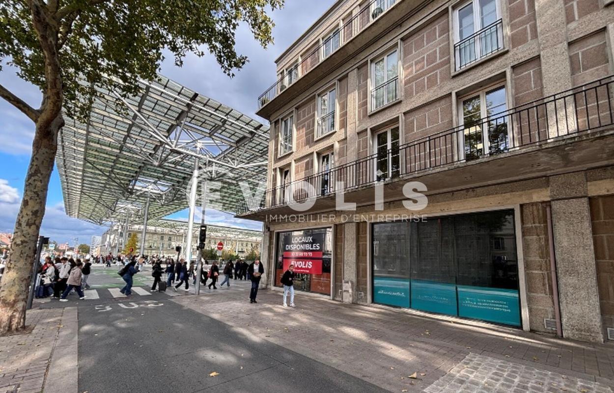 Local commercial dans Amiens à louer Photo de l’immeuble– Image 1 sur 2