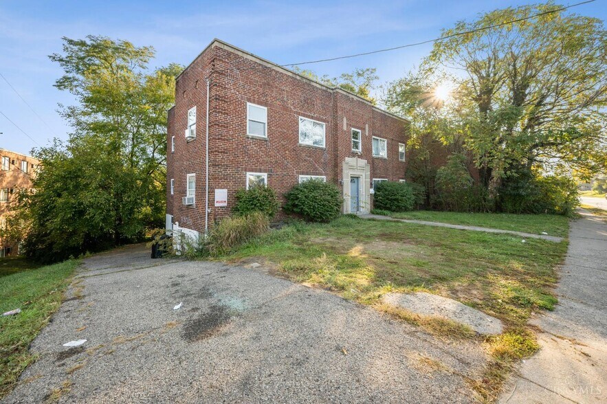2340 Harrison Ave, Cincinnati, OH à vendre - Photo de l’immeuble – Image 2 sur 37