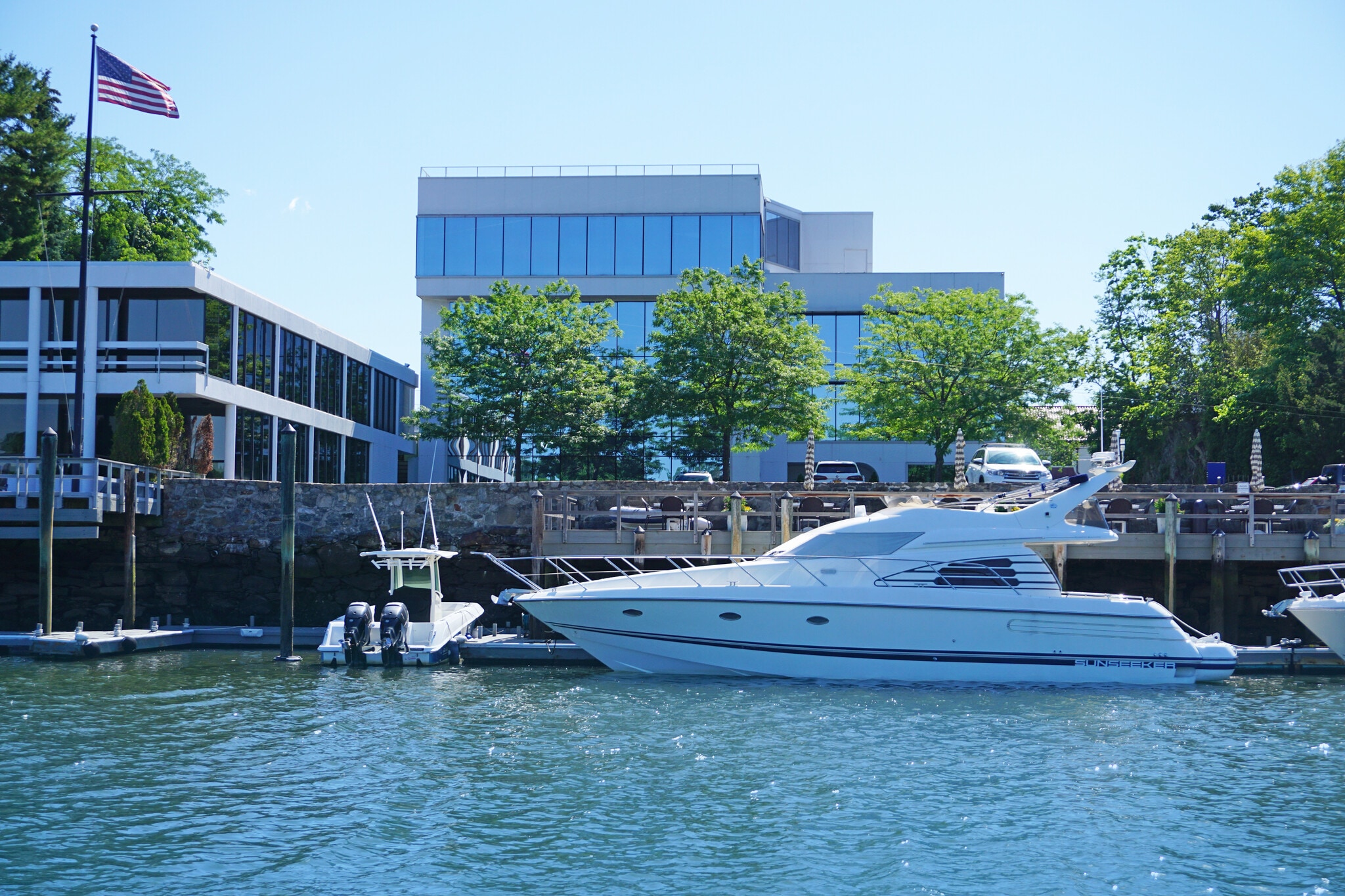 660 Steamboat Rd, Greenwich, CT à louer Photo principale– Image 1 sur 24