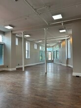 1822 Vine St, Cincinnati, OH à louer Photo intérieure– Image 1 sur 6