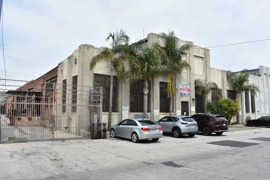 851 E 60th St, Los Angeles, CA à vendre - Photo de l’immeuble – Image 3 sur 20
