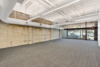 333 Broadway, San Francisco, CA à louer Photo de l’immeuble– Image 1 sur 2