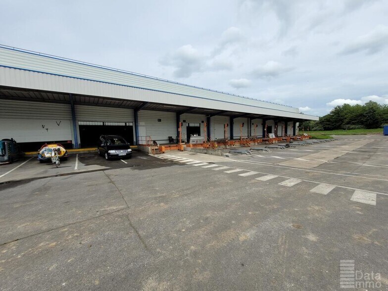 Industriel/Logistique dans Ferrières-en-Brie à louer - Photo de l’immeuble – Image 2 sur 7
