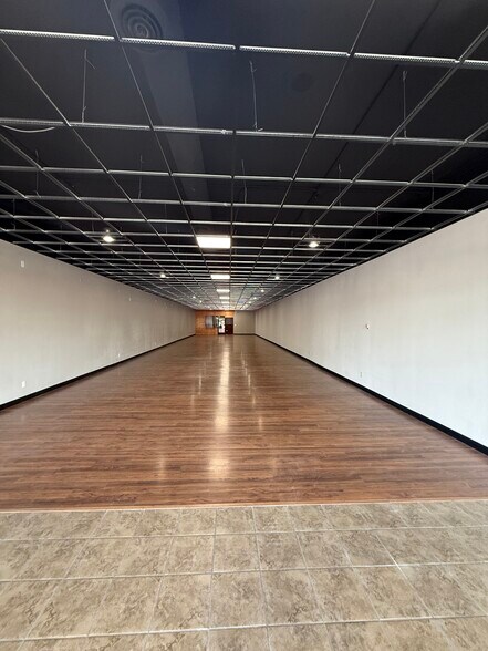 210 E Main St, Montrose, CO à louer - Photo de l’immeuble – Image 3 sur 13