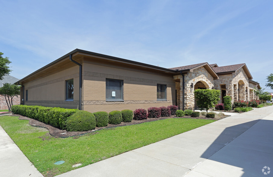 816 Keller Pky, Keller, TX à louer - Photo principale – Image 1 sur 17