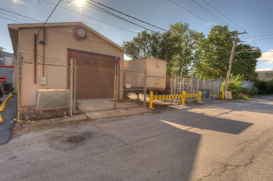 17406 Burnham Ave, Lansing, IL à louer - Photo de l’immeuble – Image 3 sur 17