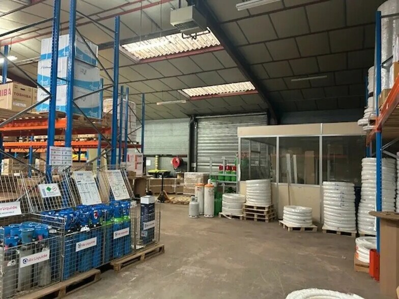 Local d’activités dans Saint-Avertin à louer - Photo de l’immeuble – Image 2 sur 9